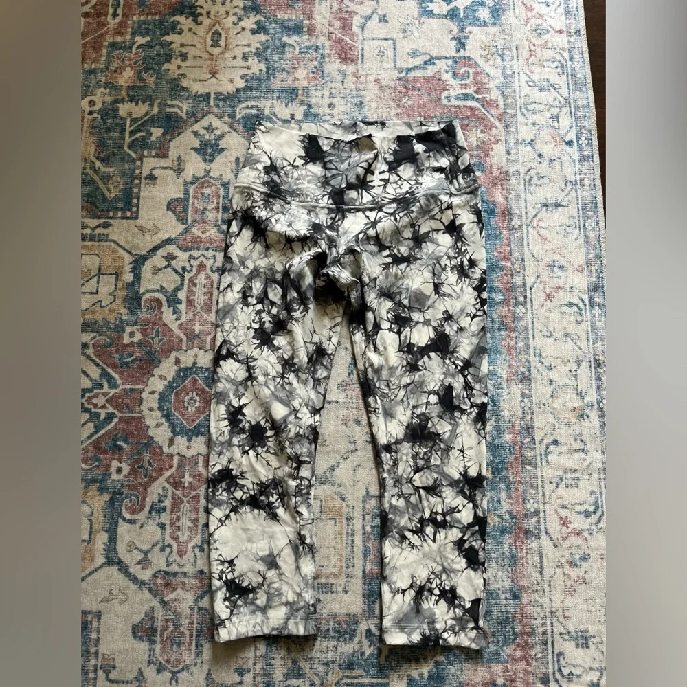Lululemon wunder under under high rise crop 21” full on luxtreme dual shibori - Picture 9 of 9